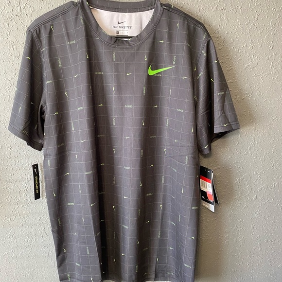 Nike Other - Men Nike drift shirt